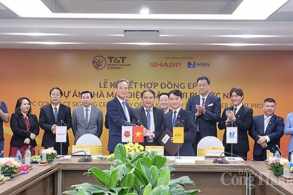 Ký kết hợp đồng EPC Dự án Nhà máy điện mặt trời Phước Ninh